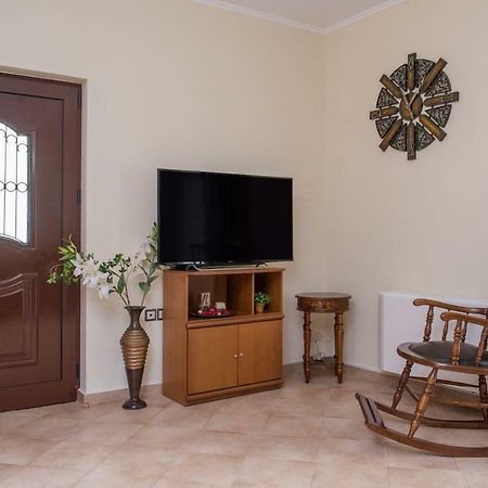 Marika Traditional Home Élos Extérieur photo