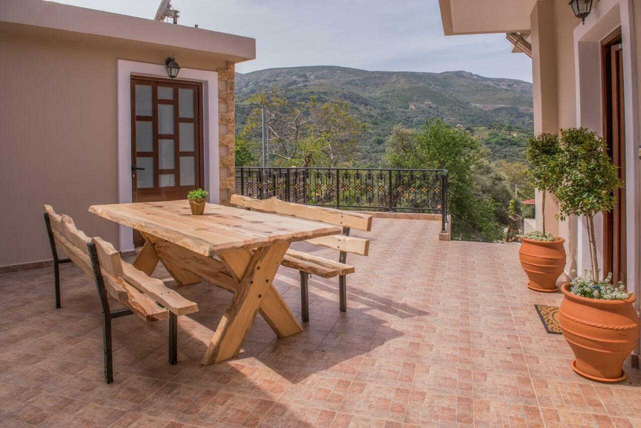 Marika Traditional Home Élos Extérieur photo
