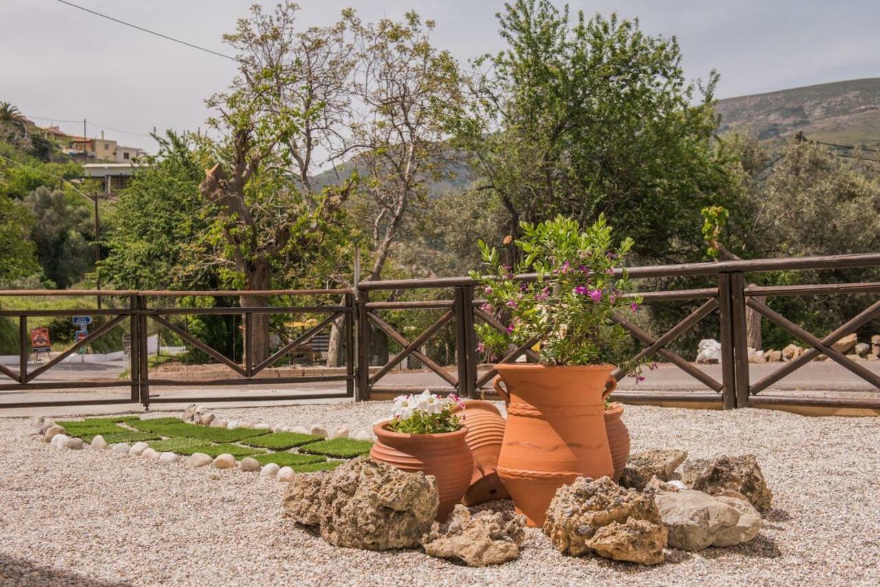 Marika Traditional Home Élos Extérieur photo
