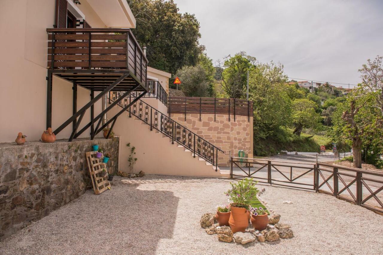 Marika Traditional Home Élos Extérieur photo